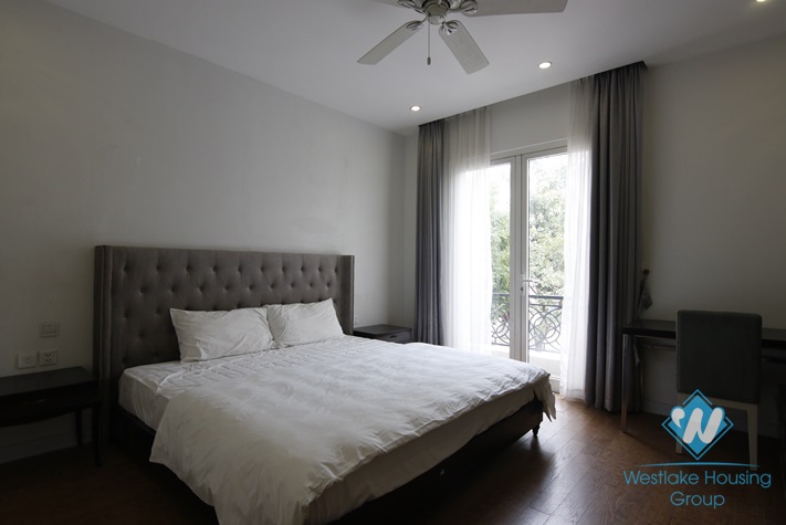 Villa adjacent to big garden for rent at Vinhome Riverside Long Bien Hanoi